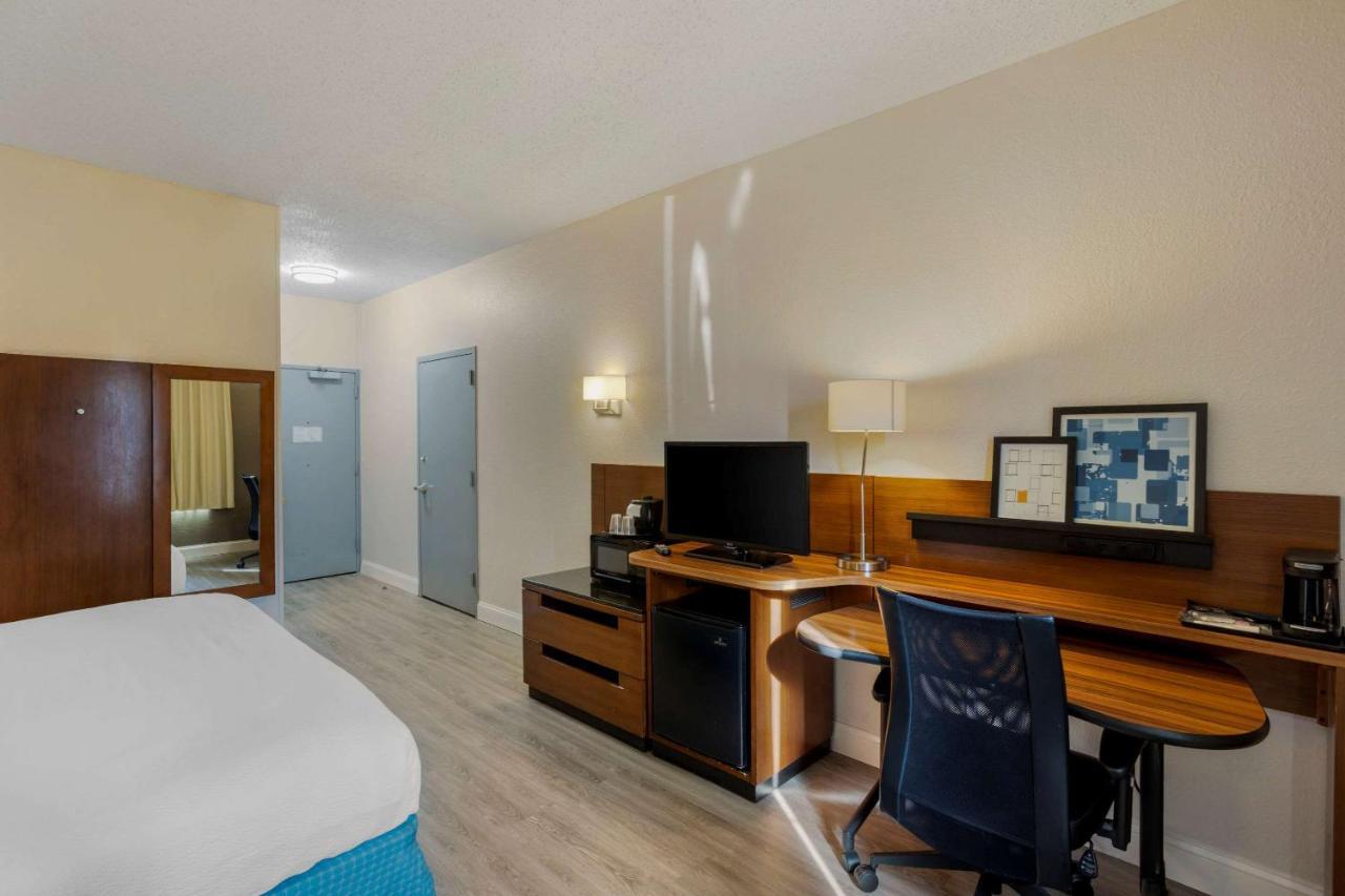 Comfort Inn & Suites Mt Laurel-Philadelphia Mount Laurel Εξωτερικό φωτογραφία