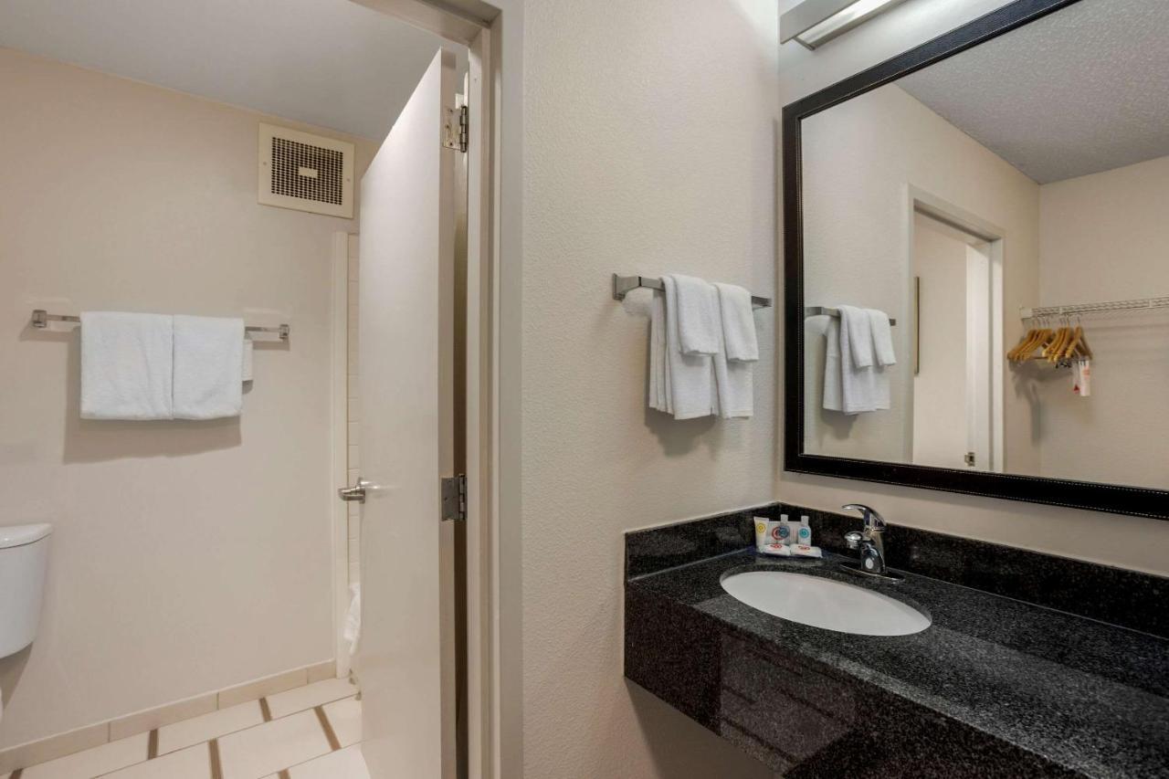 Comfort Inn & Suites Mt Laurel-Philadelphia Mount Laurel Εξωτερικό φωτογραφία